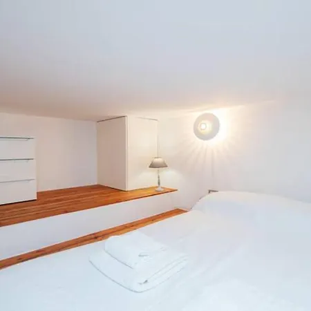 Ihost Center Studio - Uberti 11 Milano